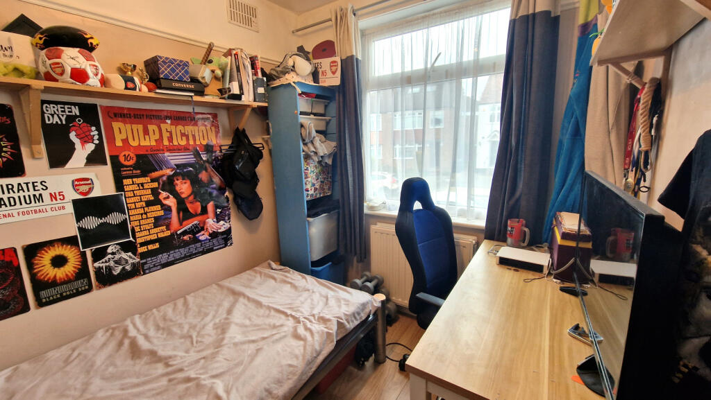 FRONT BEDROOM