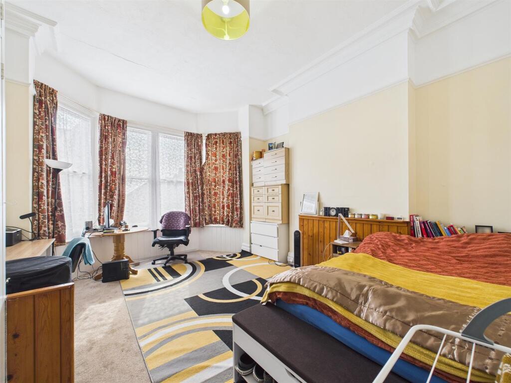 8 - Manor Park Redlenad.jpg