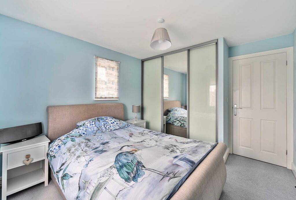 1297395-16-683065...