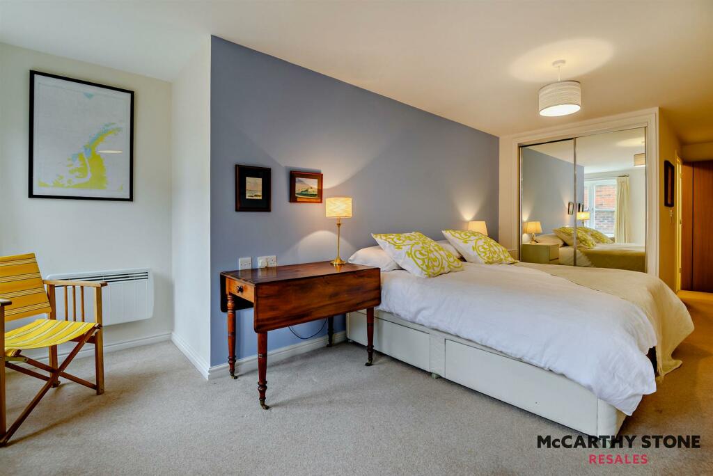 8605260-interior09-800.JPG