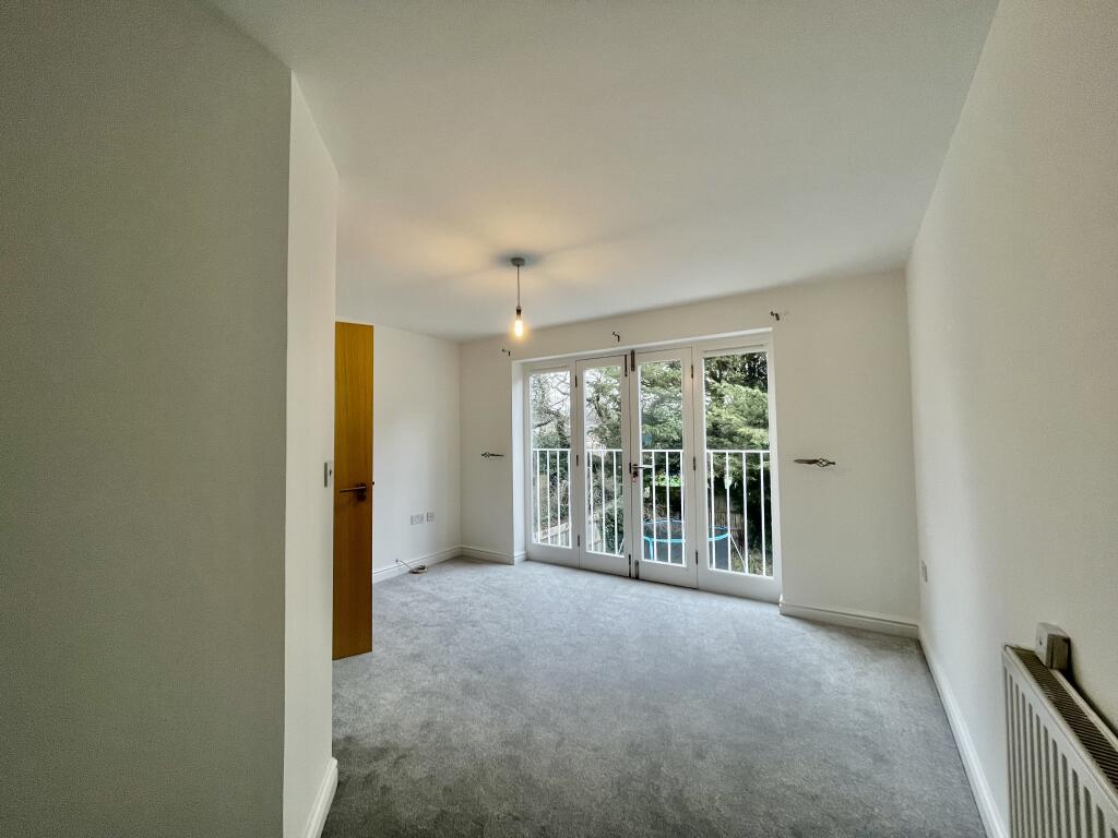 Master Bedroom (1)