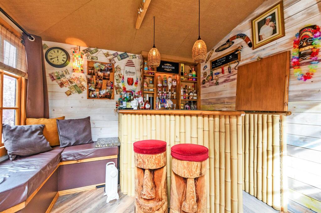 Workshop/Outbuildings