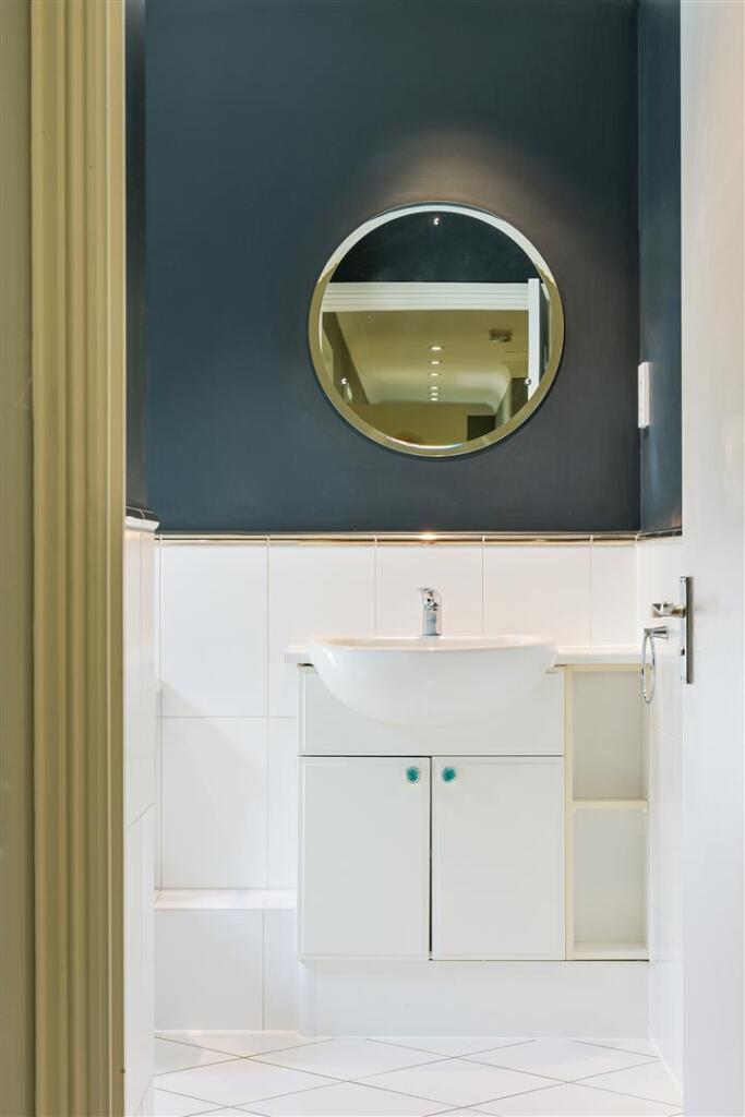 KINGSWOOD GRANGE, FLAT 24- (21).jpg