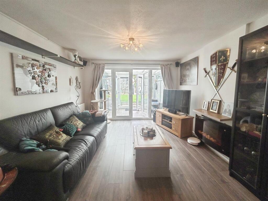 290d5e06--48DB-8C83-B73081E77DB6-17532-00000C09B26