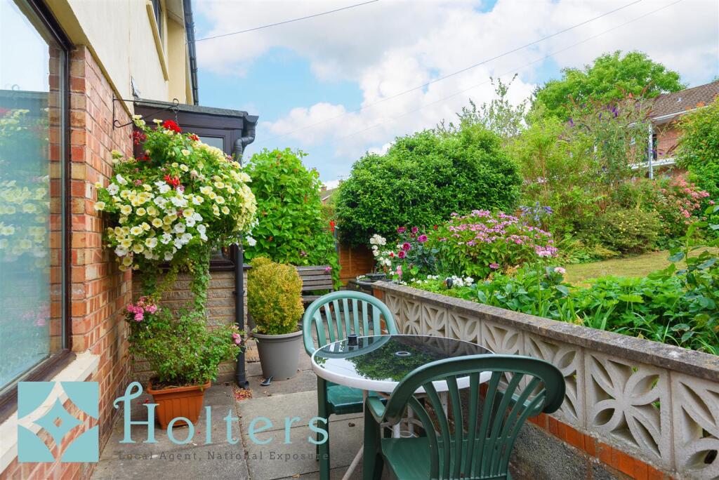 13 Llewellyn Road, Kington-10.jpg