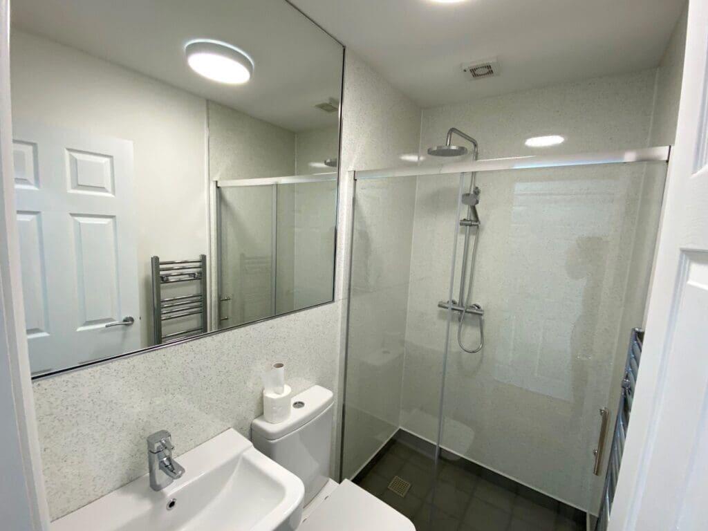 SHOWER ROOM