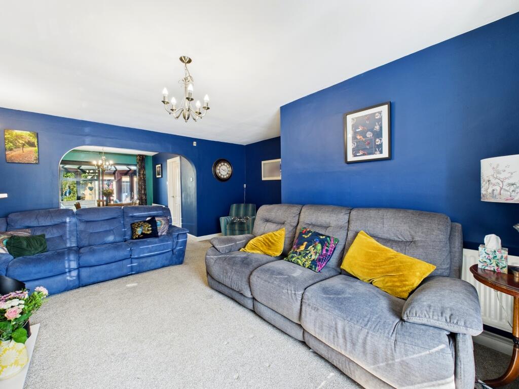 CAM05192G0-PR0041-STILL010