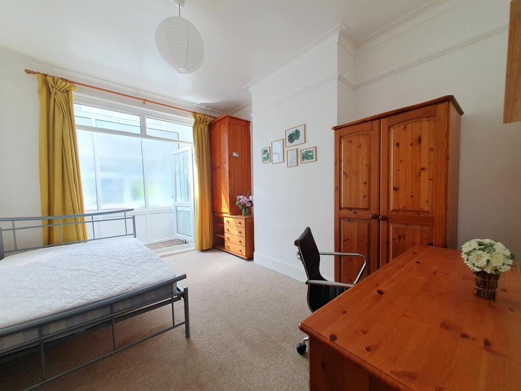 bedroom 4.jpg