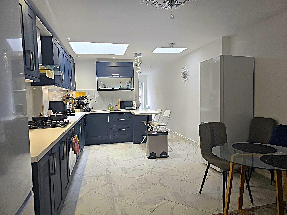 Lansdowne Street, Hillfields - Communal Kitchen-Di