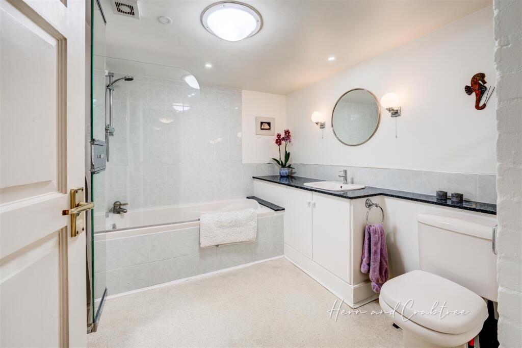 Wellfield Court, Marshfield, HernCrabtree (38).jpg