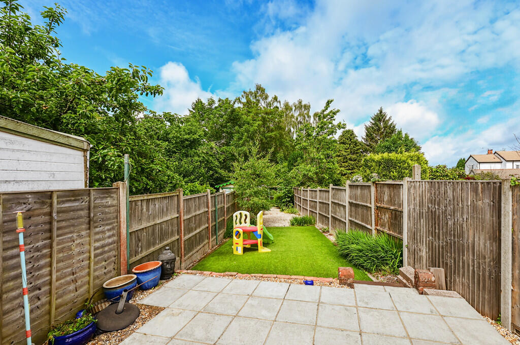 4 The Crescent (1...