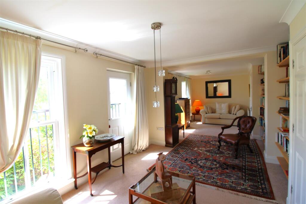 master bedroom suite.JPG