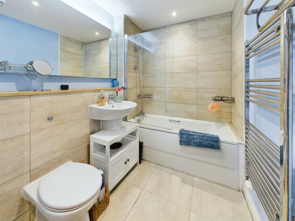 CAM03974G0-PR0048...