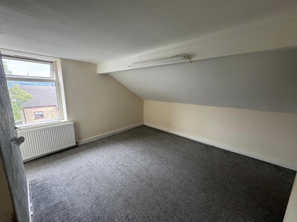 bedroom 2 1.jpg