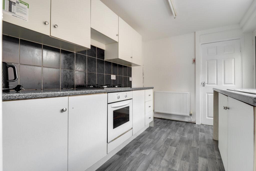 5-1- Rob Hammond EweMove Pontefract