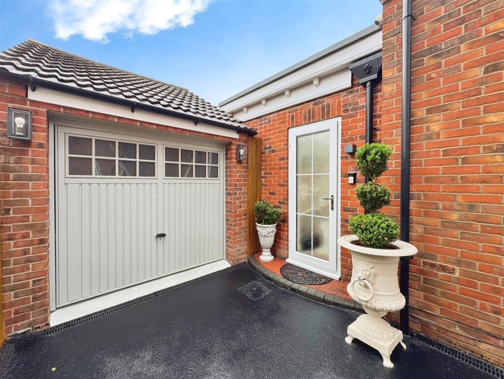 d714c28f--405A-BB6C-1276A03F43C3-19613-00000F0B804