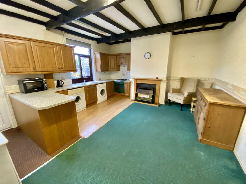 Bramleys Estate Agents - Shillbank - Mirfield (26)
