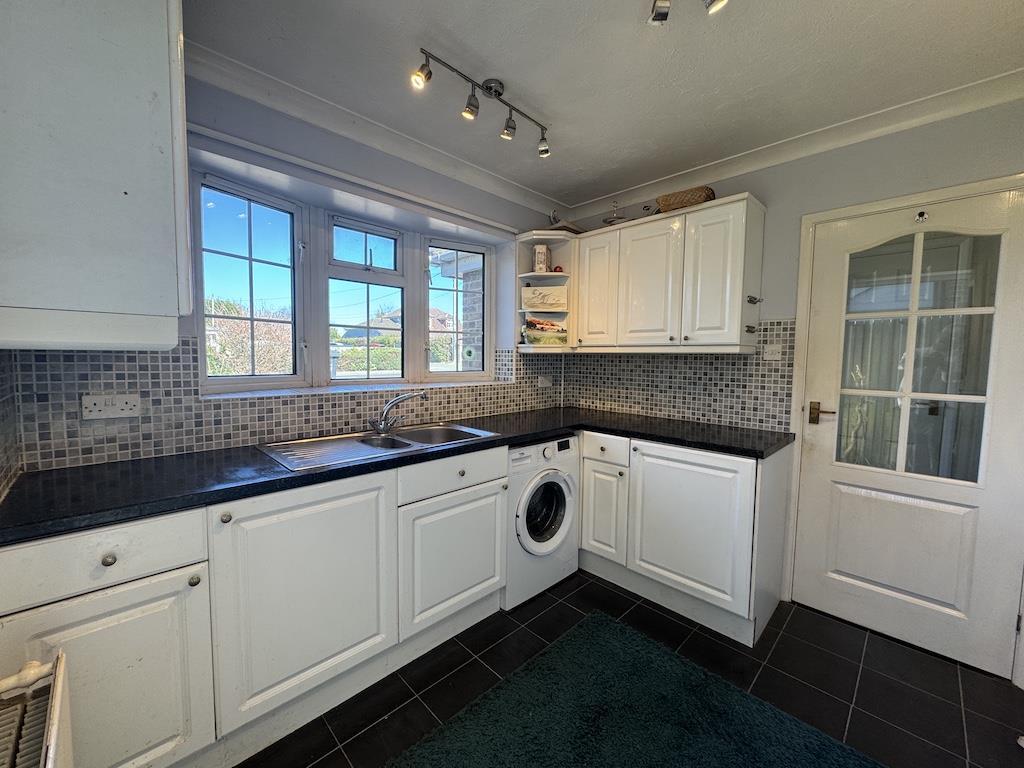 6 - Kitchen windows.jpg