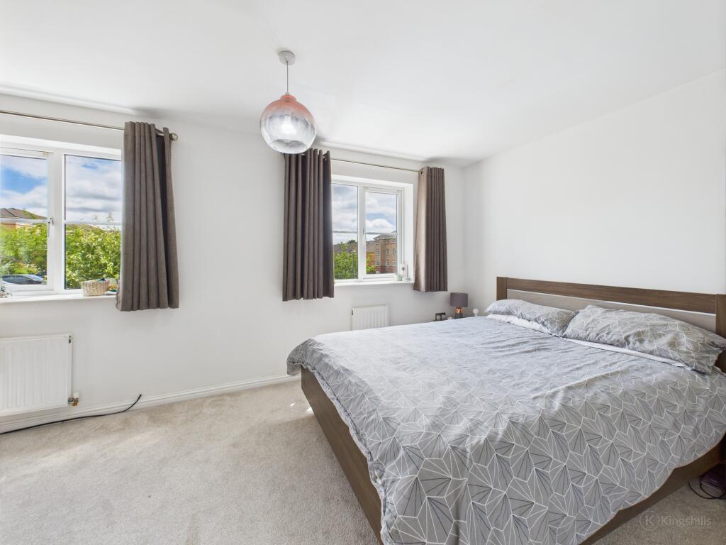 CAM02119G0-PR0419-STILL010