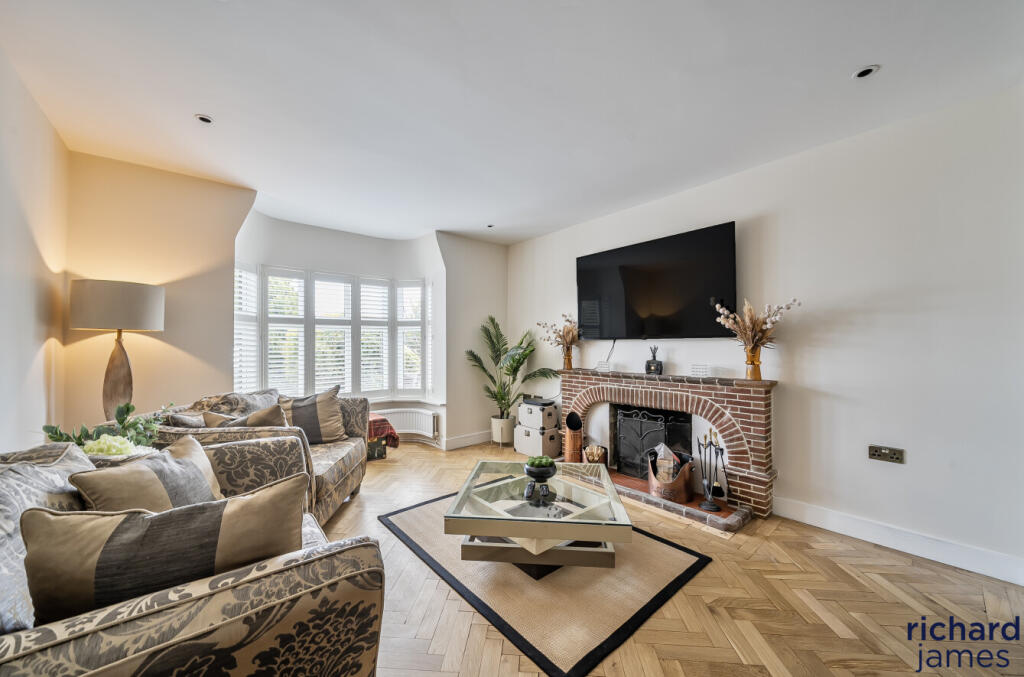 25bfb7a6652f43908f6bc1fde4171031