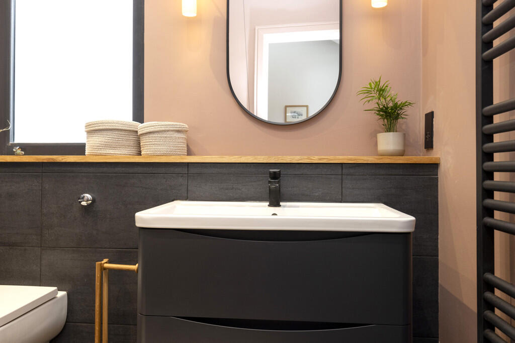 Family Bathroom - 28 Cadogan Road