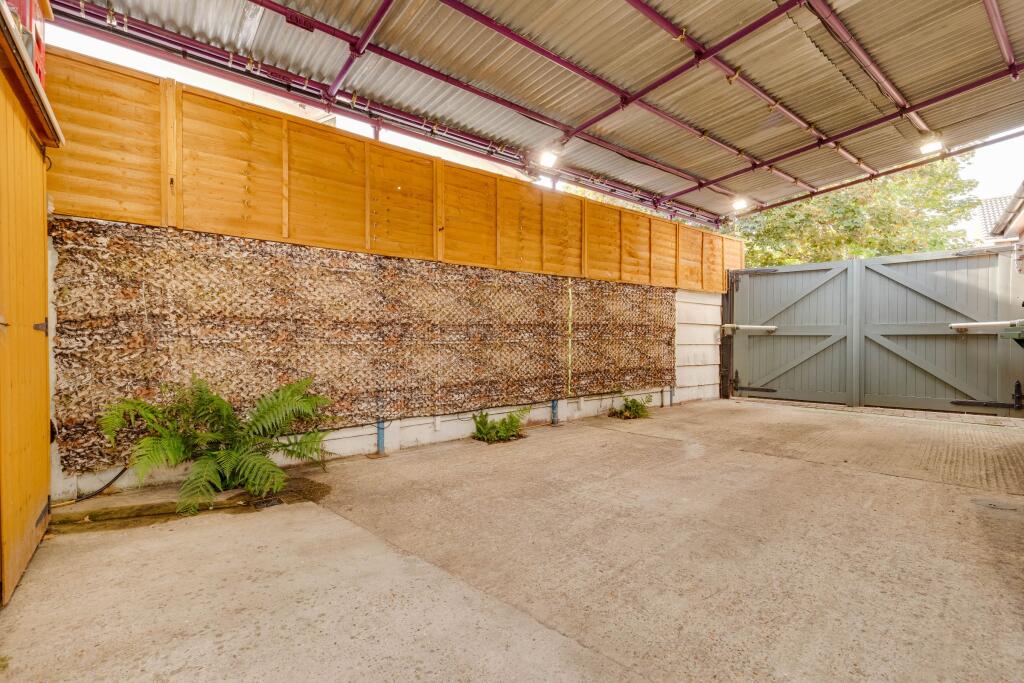 Drive way - electric gate