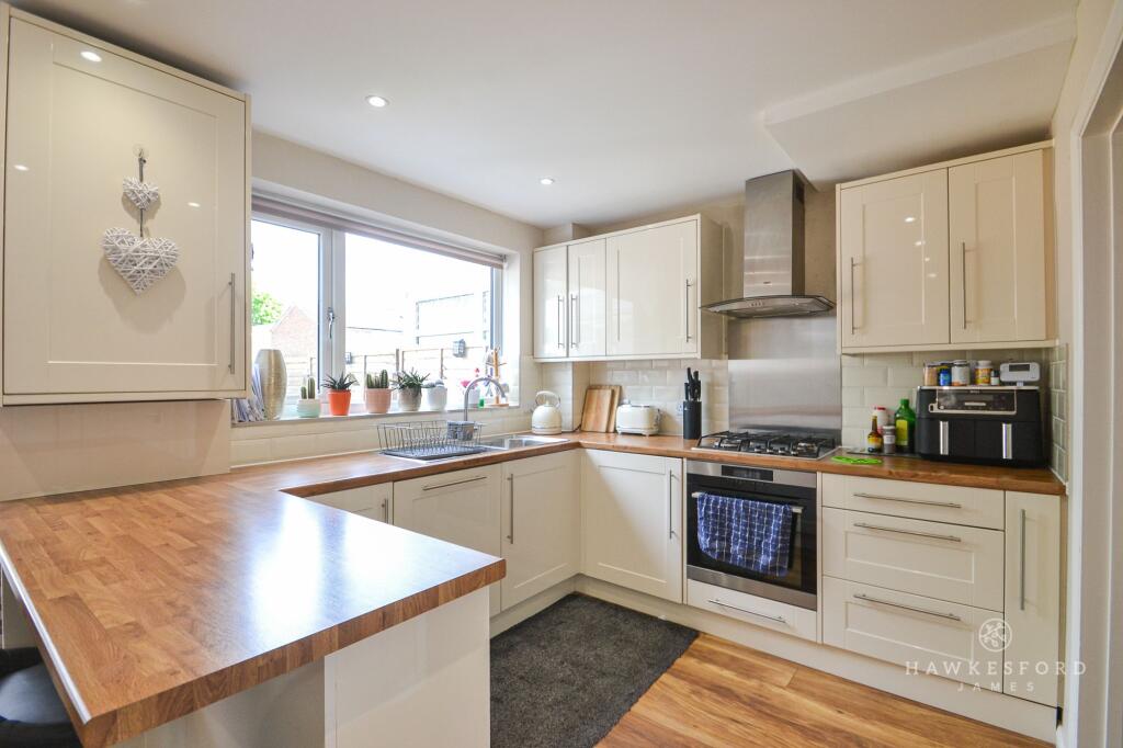 Harris Gardens, Sittingbourne - Kitchen/diner