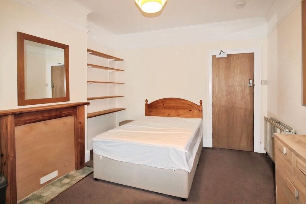2f0955e6-Bedroom ...