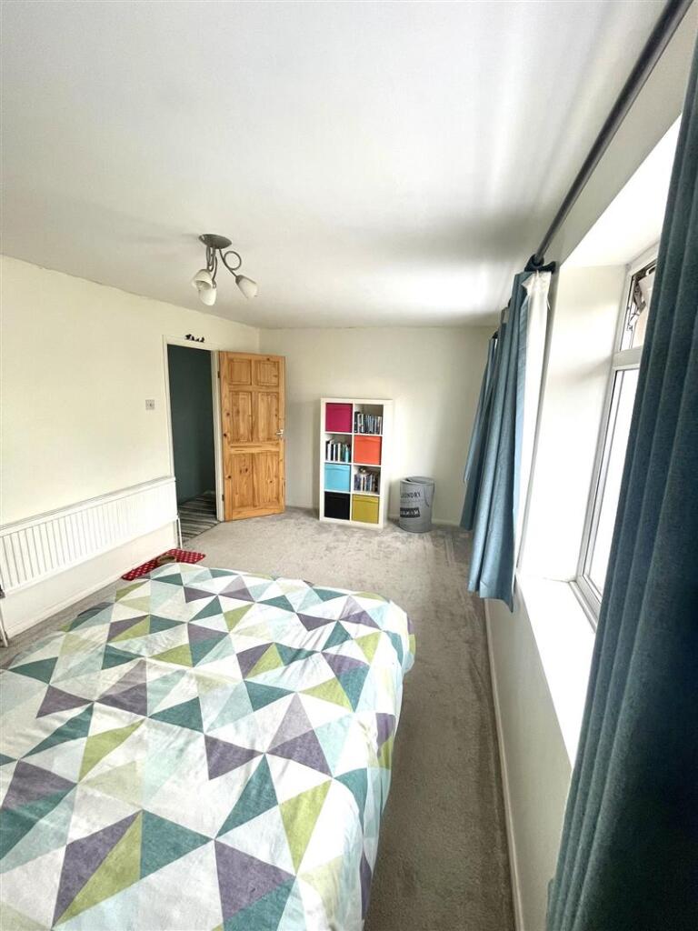 Master bedroom 1 .jpg