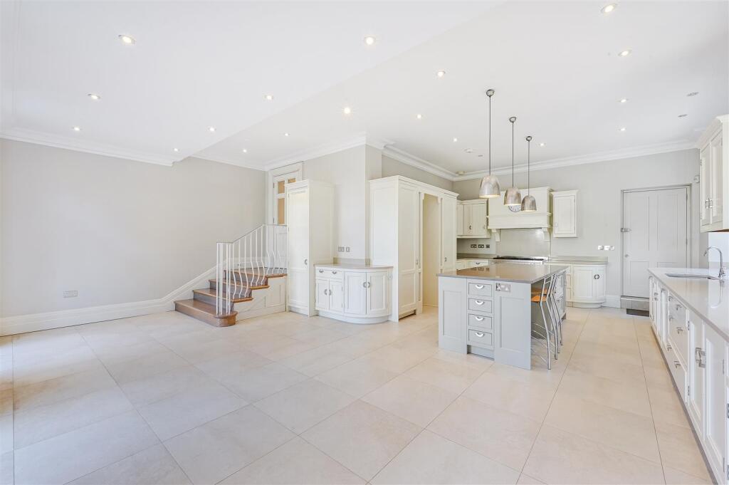 LANCASTER ROAD, 33 (7).jpg