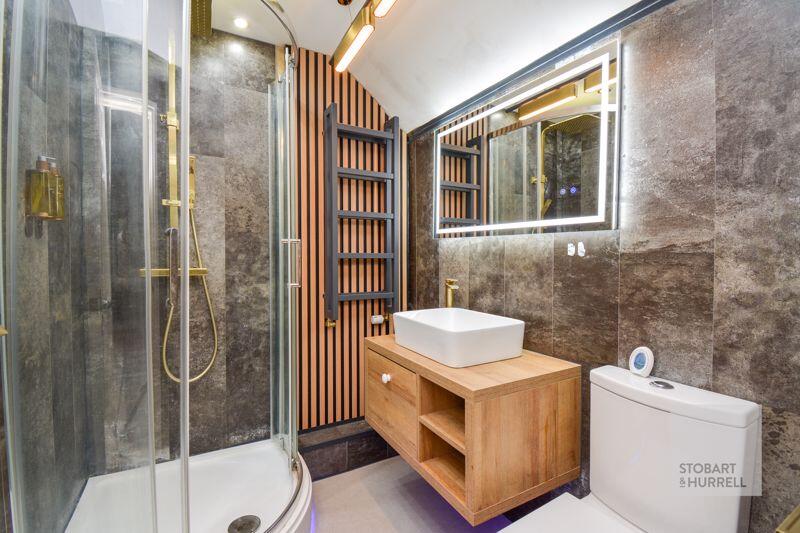 En-Suite to Bedroom 1 