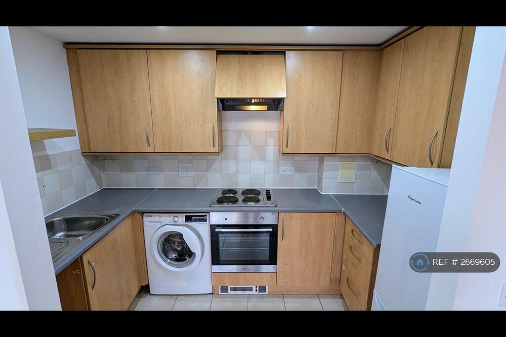 Modern Fitted Kitchen Area
