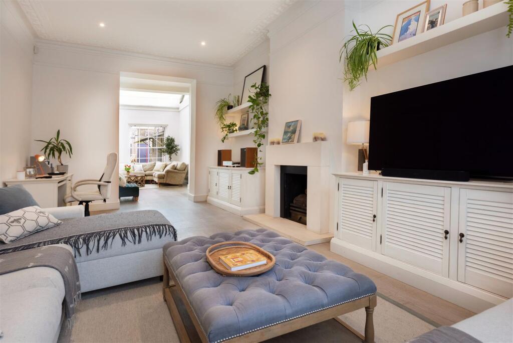 D303 3 hilltop rd rec2gdn.jpg