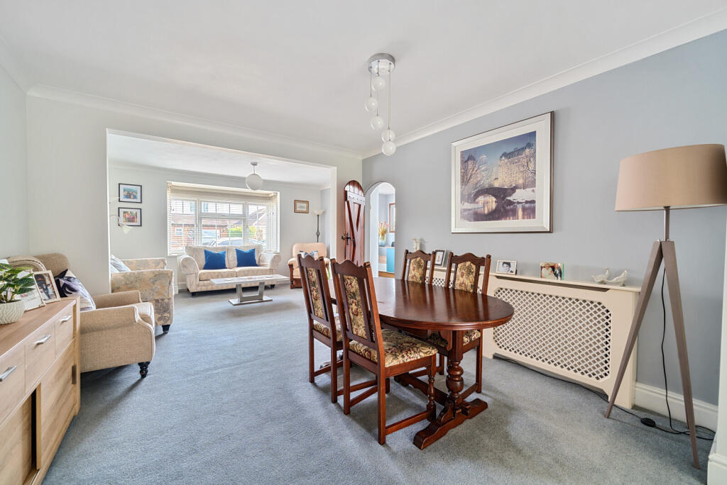 1298323-37-682f59...