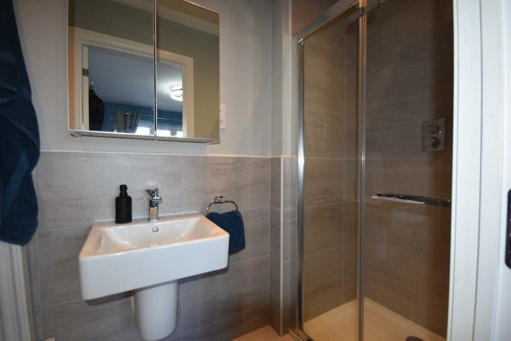 EN SUITE