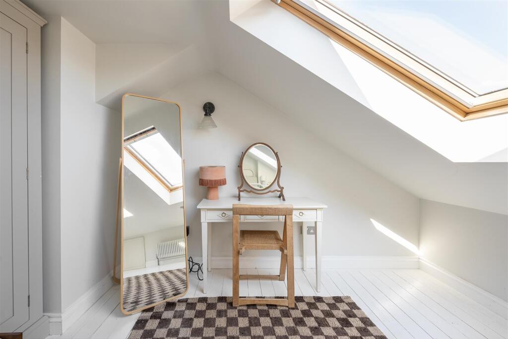 Folkestone Road, E17