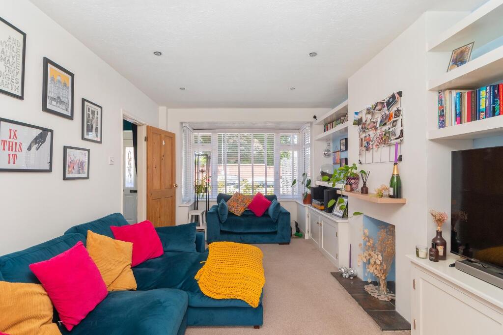 3S3RSAP - Living Room E.jpg