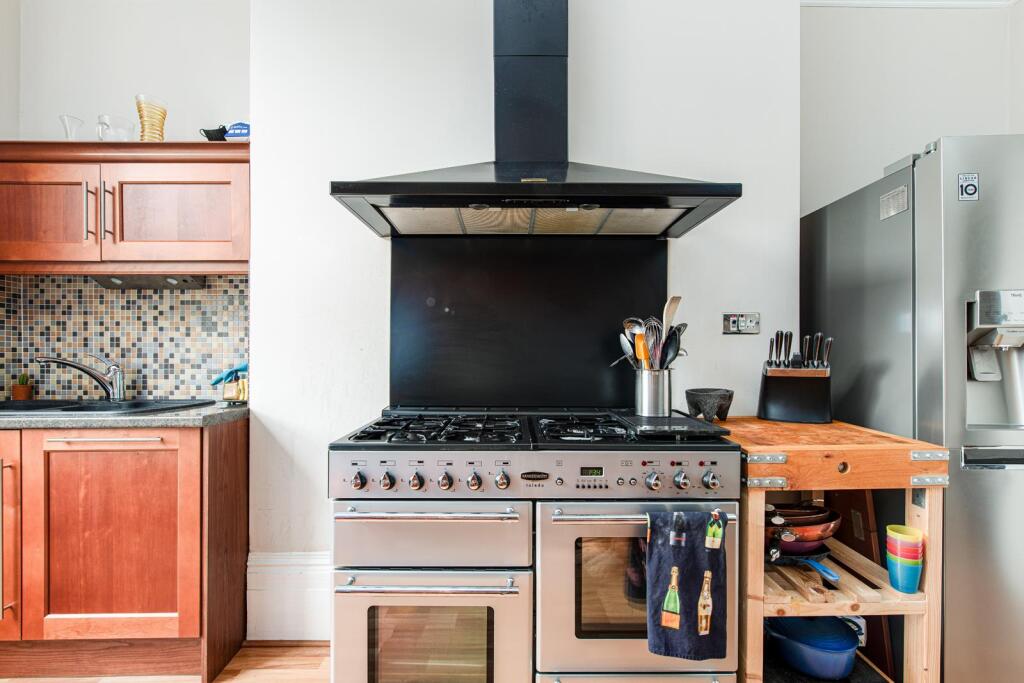 Kitchen_2.jpg