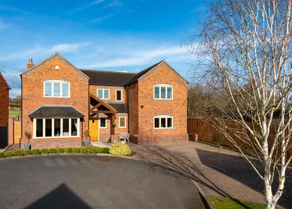 32 Post Office Road-front1.jpg