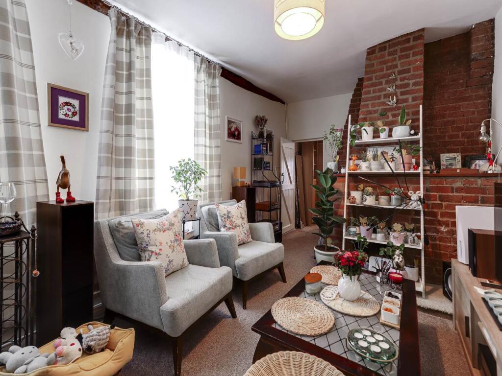 Lounge 2