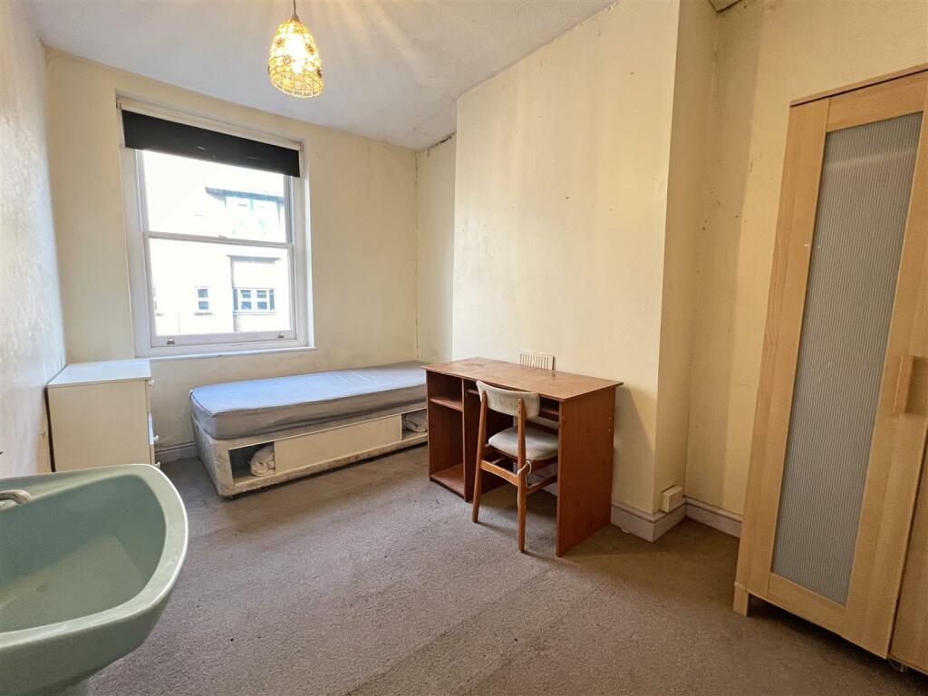 5 - HMO Maisonette for Auction, Bristol.JPG