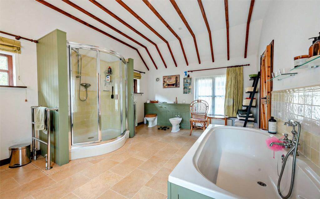 En Suite Bathroom