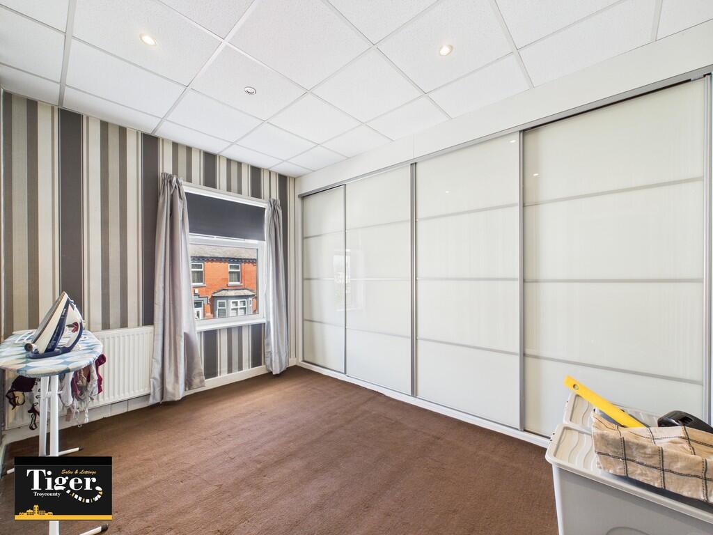 CAM02176G0-PR0561...