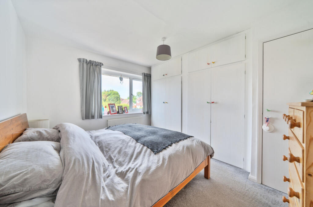 1329834-2-688103e...