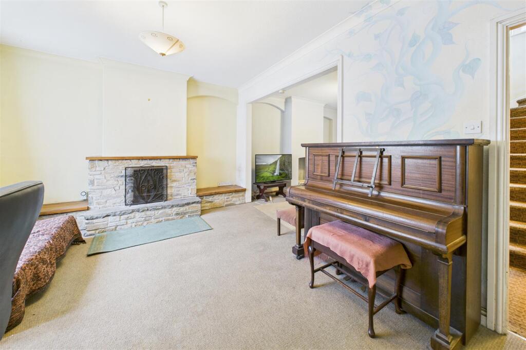 51 Benedict Street, Glastonbury, Somerset BA6 9NB 