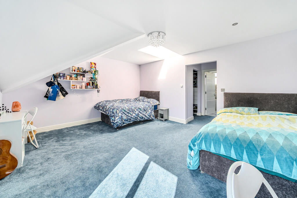 1347579-23-68bec0...