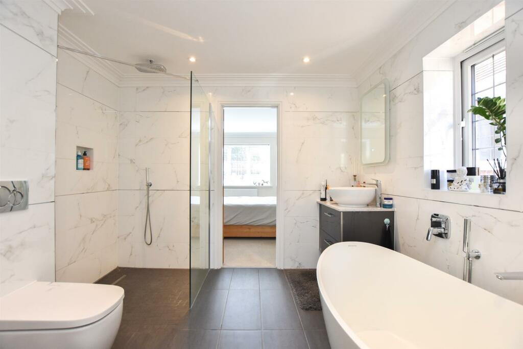 Ensuite