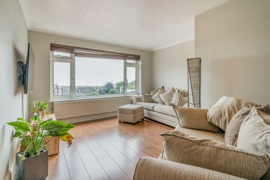 157 Rodmell Avenue-7.jpg