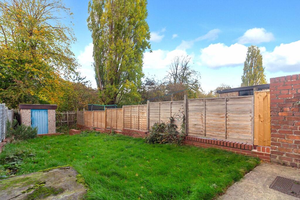 Rawdon Avenue - Garden