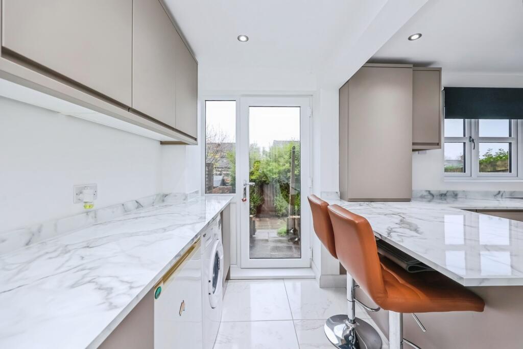 Fitted Kitchen